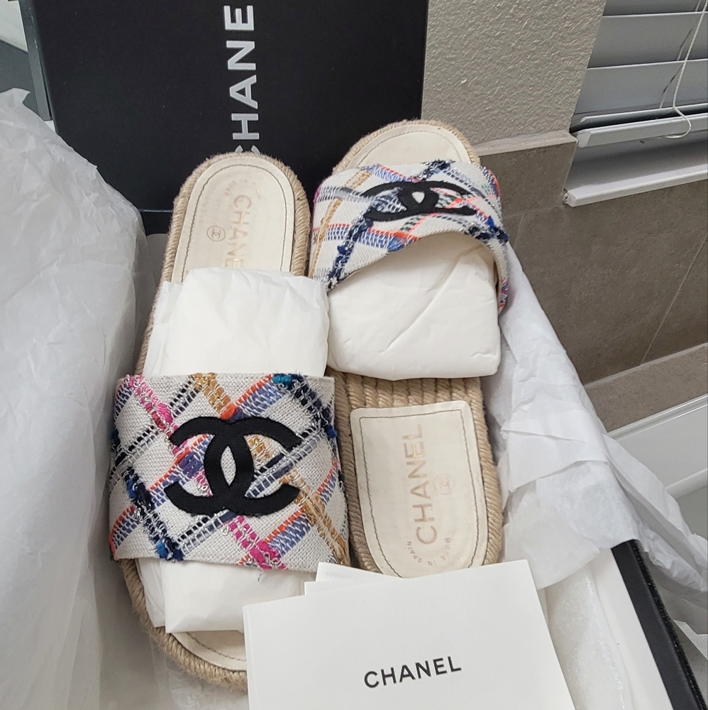 Authentic Chanel Tweed Mules  39EU very good condition White, Tweed